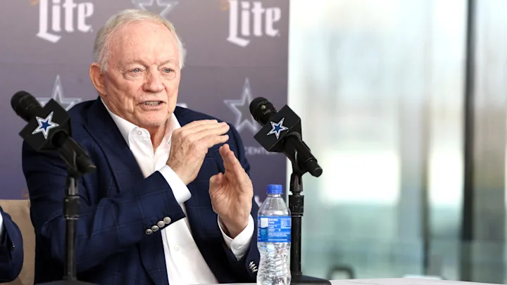 A confident Jerry Jones in a press conference.